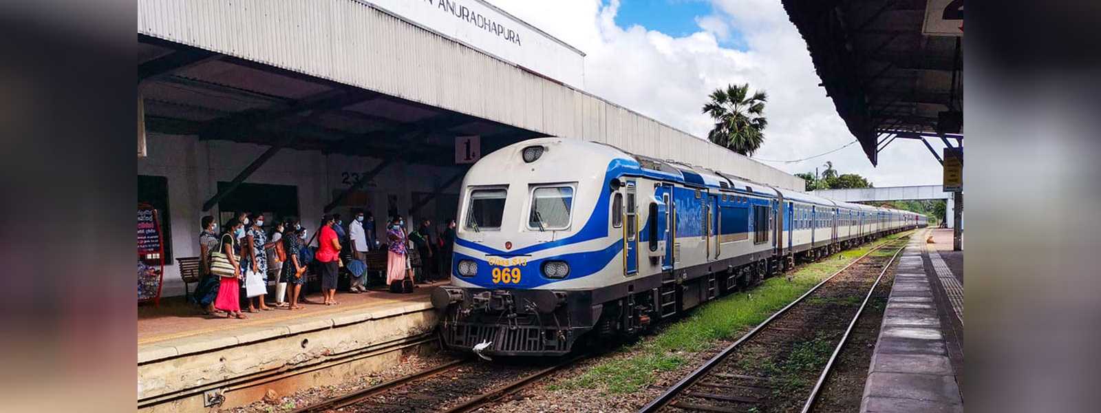 කොළඹ - කන්කසන්තුරේ දුම්රිය ගමන් යළි ඇරඹේ